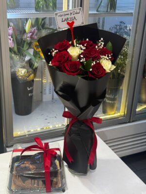 BOUQUET AND CHOCOLATE CAKE