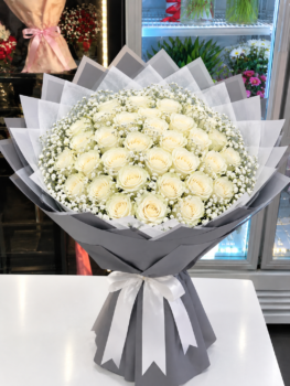 50 WHITE ROSES BOUQUET