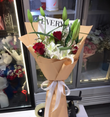 FANCY LILLY BOUQUET