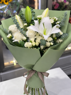 WHITE LILLY MIX BOUQUET