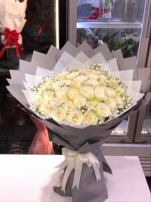 50 WHITE ROSES BOUQUET