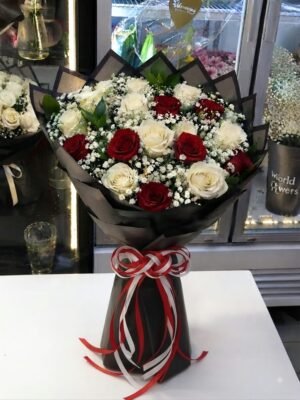 RED WHITE ROSE ELEGANCE