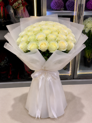 25 PREMIUM WHITE ROSE BOUQUET