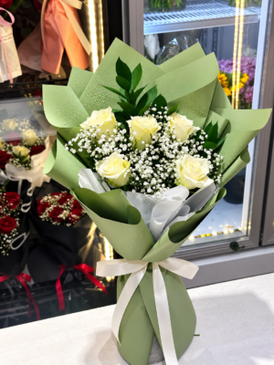 ELEGANT WHITE ROSE BOUQUET