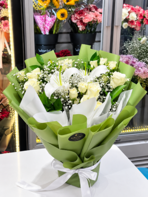 WHITE LILLY ROSE MIX