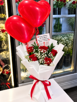 BOUQUET AND HEART BALLOON